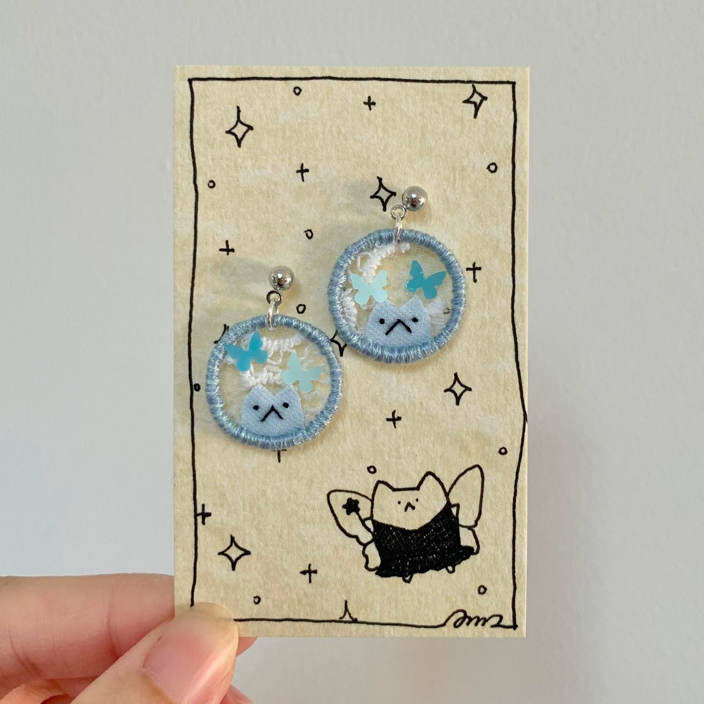 Embroidery E-mo Cat Earrings (Blue)