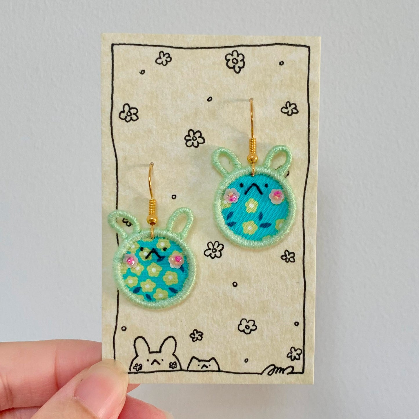 Embroidery E-mo Bunny Earrings (Green)