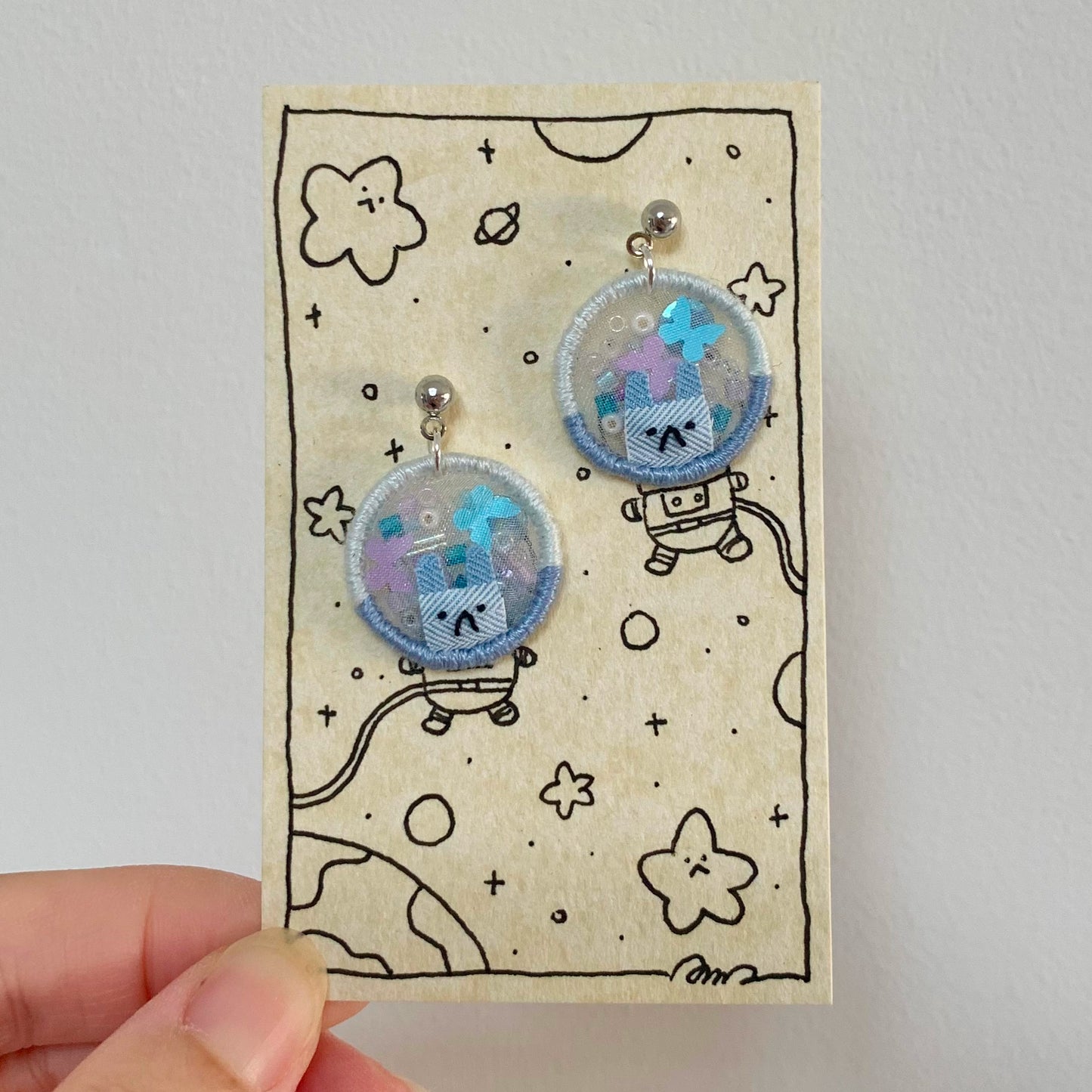 Embroidery E-mo Cat Earrings (Blue + shaky)