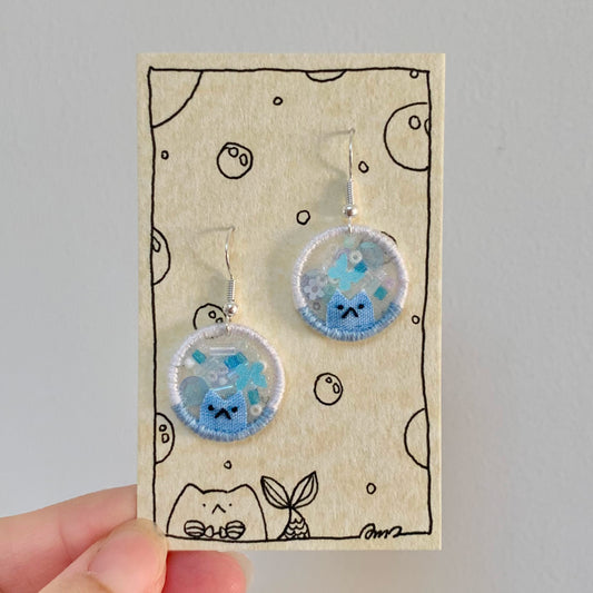 Embroidery E-mo Cat Earrings (White and Blue + shaky)