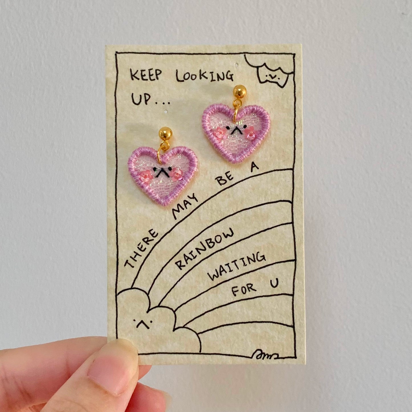 Embroidery E-mo Heart Earrings (Pink)