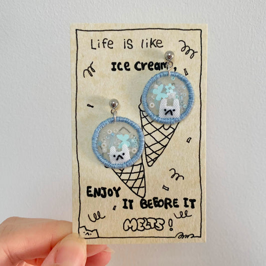 Embroidery E-mo Cat Earrings (Light Blue + shaky)