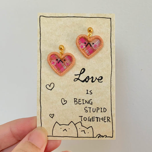 Embroidery E-mo Heart Earrings (Red)