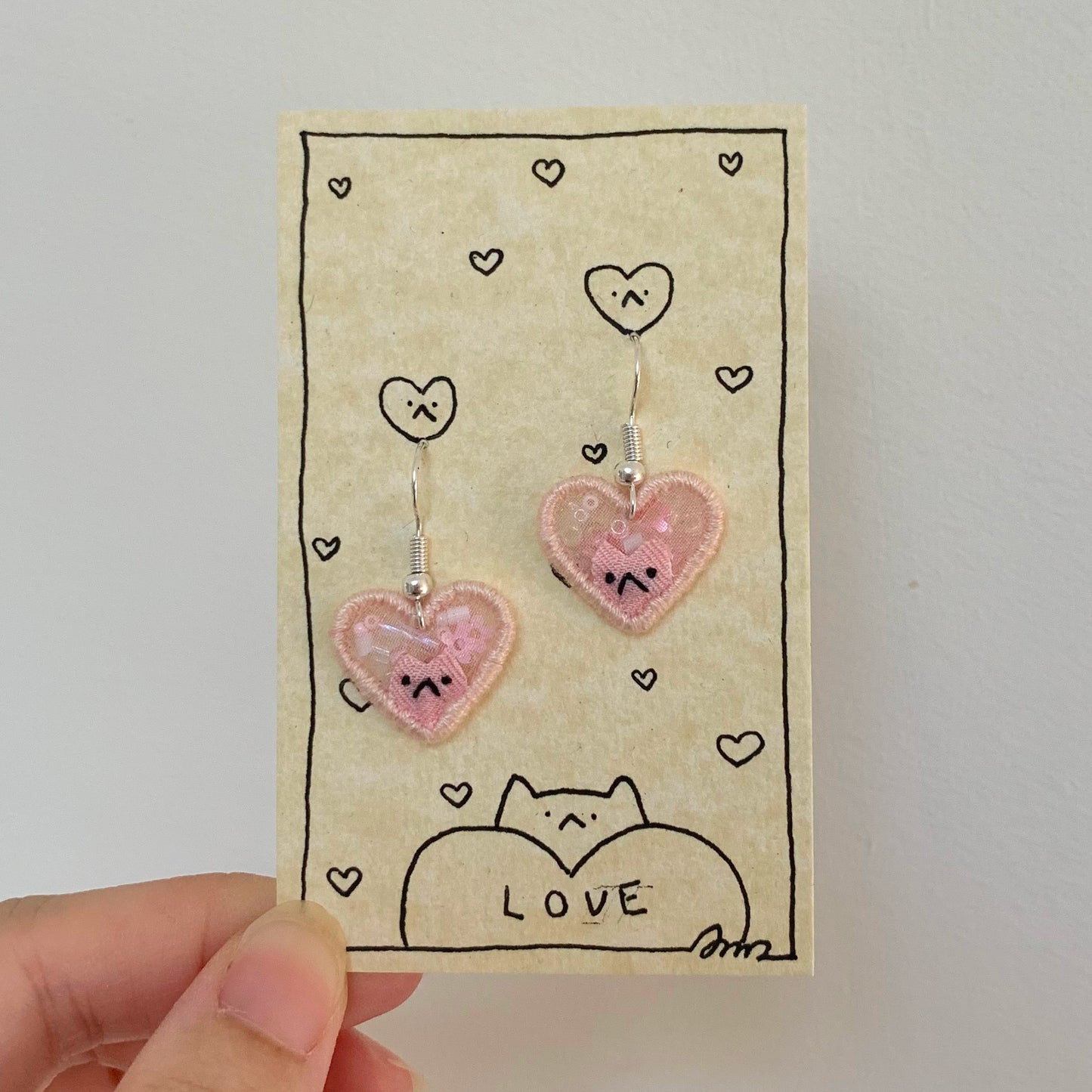 Embroidery E-mo Heart Earrings (Pink)