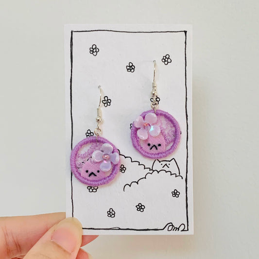 Embroidery E-mo Cat Earrings (Purple)