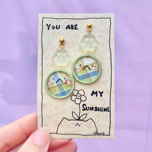 Embroidery E-mo Cat Earrings (Plant)