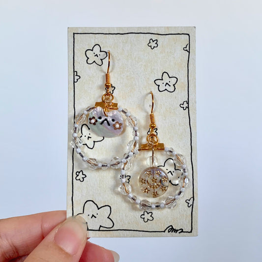 Embroidery E-mo Cat Earrings (Stars)