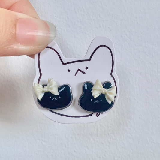 E-mo Cat Earrings (Black)